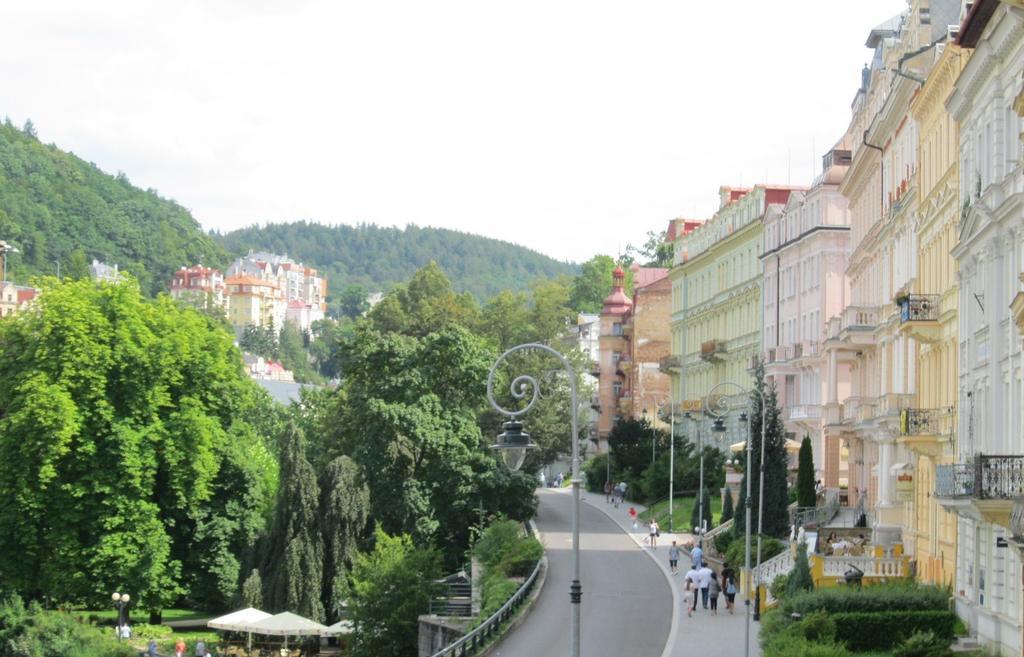 Apartamento Zahradni Karlovy Vary Habitación foto